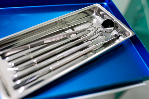 dentistry-tools-isolated_1303-7514 ابزارهای معاینه دندانپزشکی